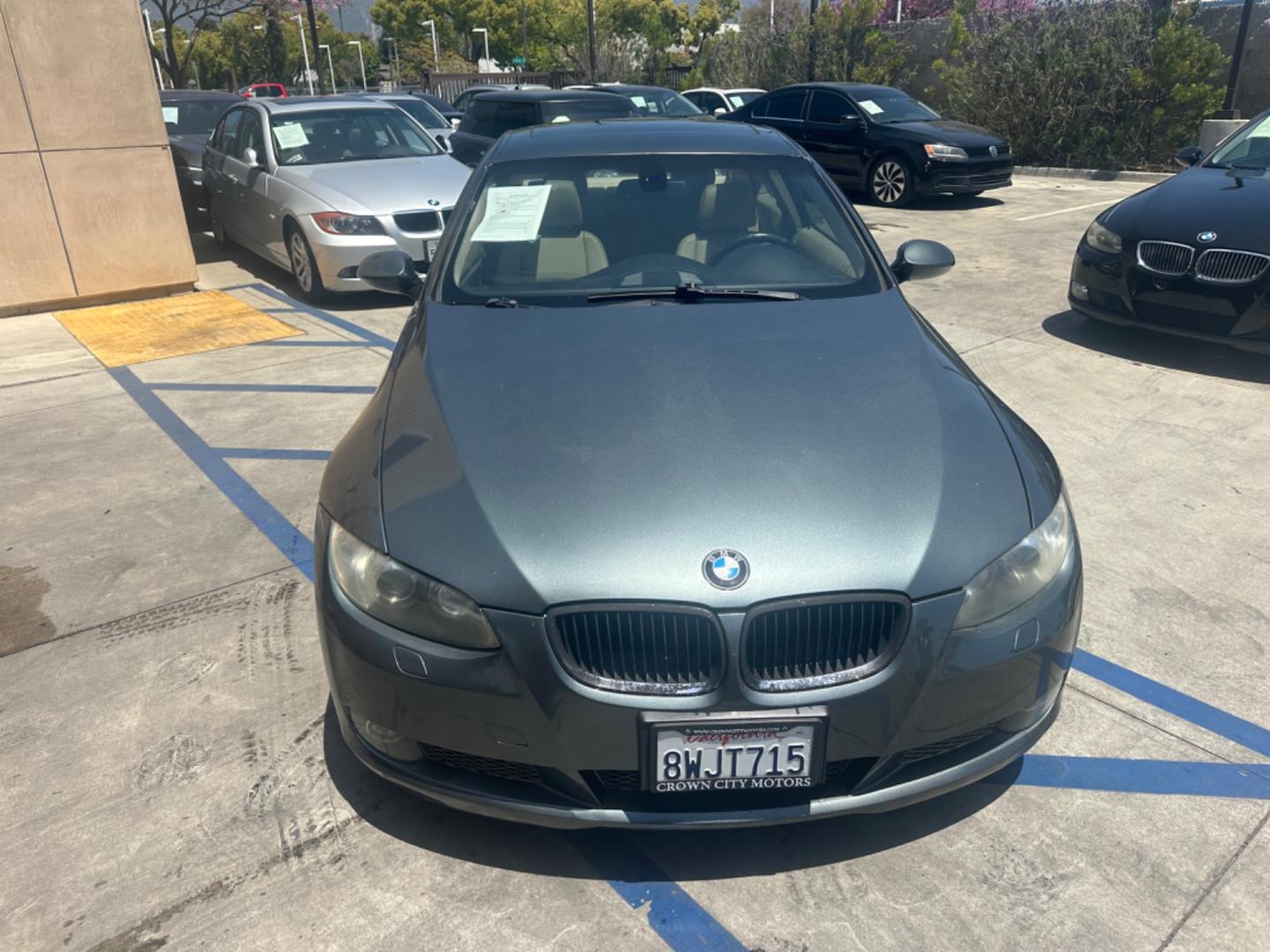 2009 Gray /BEIGE BMW 3-Series 335i Coupe (WBAWB73589P) with an 3.0L L6 DOHC 24V engine, AUTOMATIC transmission, located at 30 S. Berkeley Avenue, Pasadena, CA, 91107, (626) 248-7567, 34.145447, -118.109398 - Looking for a stylish and powerful vehicle in Pasadena, CA? Explore our inventory to find the impressive 2009 BMW 3-Series 335i Coupe, available now at our dealership! As your trusted Buy Here Pay Here (BHPH) dealer serving Los Angeles County, we specialize in providing top-quality used cars and sea - Photo#7